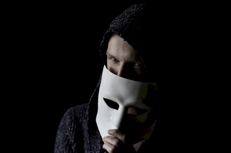 Two Faced People - A Lot Are Around These Days